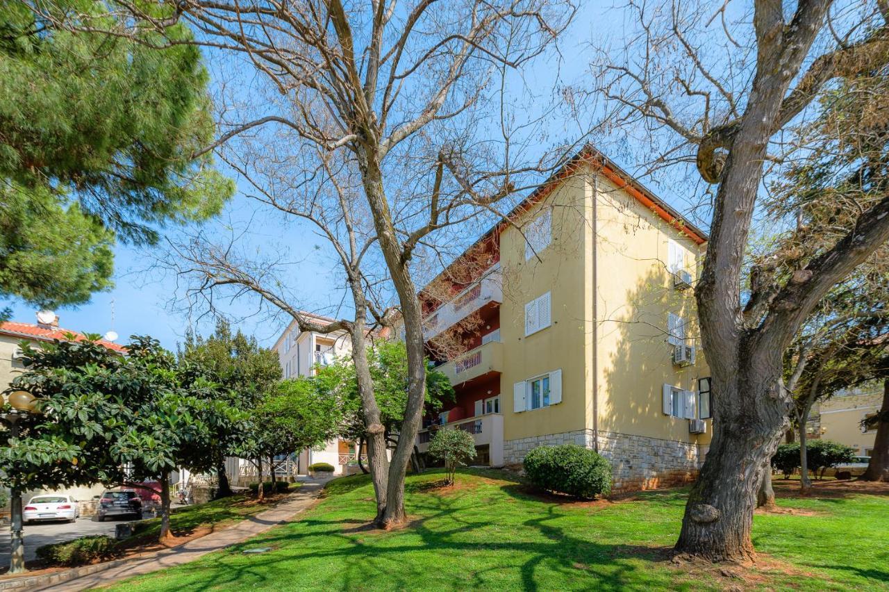 Apartment Maria Poreč Exteriör bild